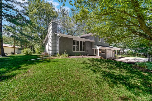 916 N County Line Road, Westville, IN 46391