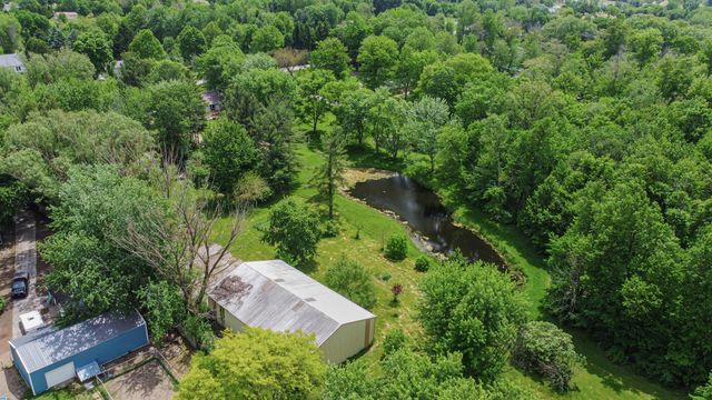916 N County Line Road, Westville, IN 46391