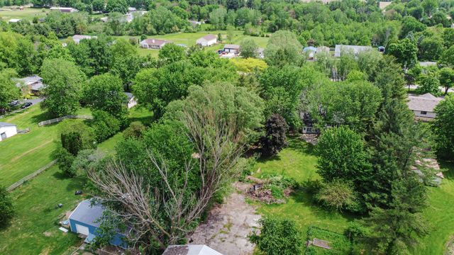 916 N County Line Road, Westville, IN 46391