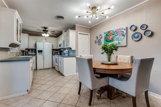 1229 Brookside Drive, Hurst, TX 76053