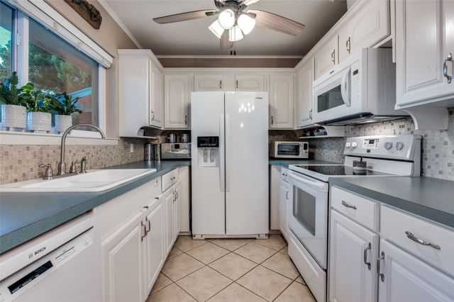 1229 Brookside Drive, Hurst, TX 76053