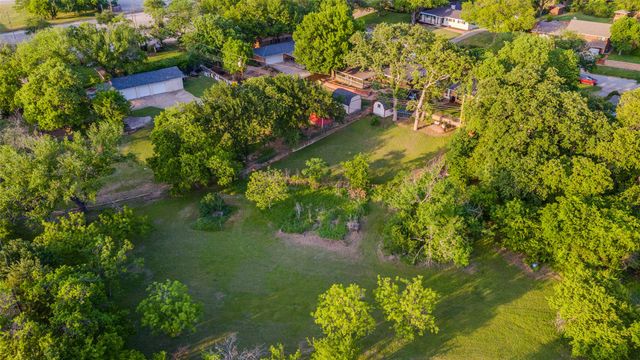 1229 Brookside Drive, Hurst, TX 76053