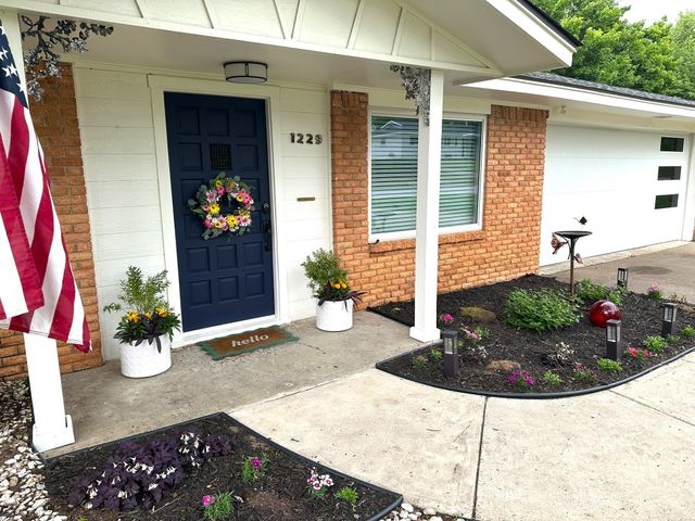 1229 Brookside Drive, Hurst, TX 76053