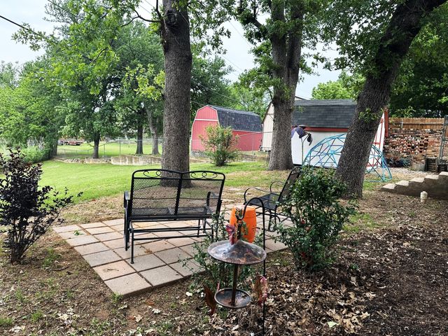 1229 Brookside Drive, Hurst, TX 76053