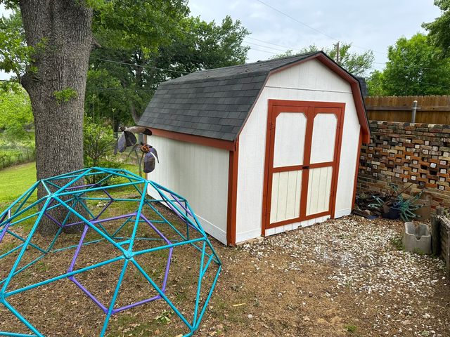 1229 Brookside Drive, Hurst, TX 76053