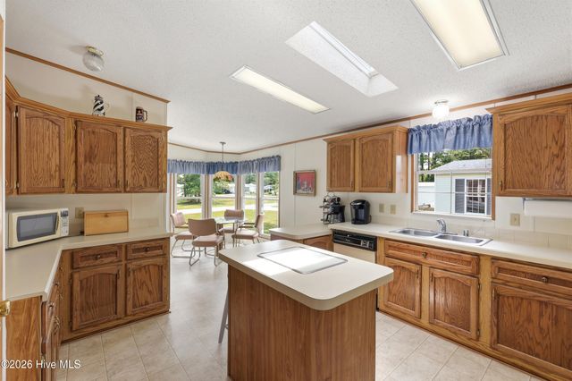 605 Outrigger Court, Hampstead, NC 28443