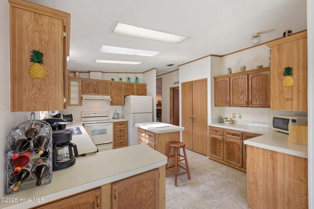 605 Outrigger Court, Hampstead, NC 28443