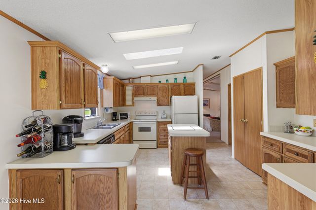 605 Outrigger Court, Hampstead, NC 28443