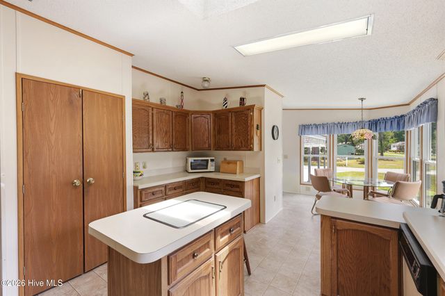 605 Outrigger Court, Hampstead, NC 28443