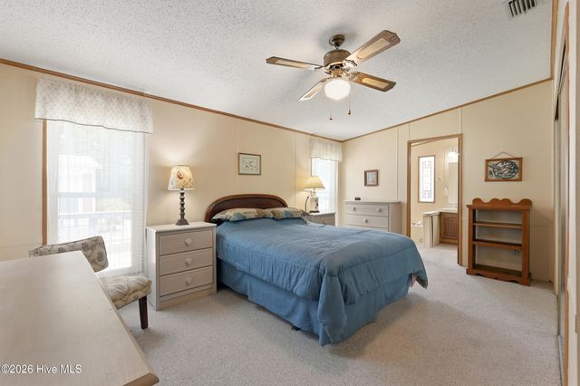 605 Outrigger Court, Hampstead, NC 28443