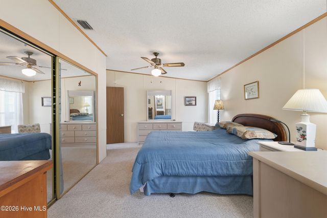 605 Outrigger Court, Hampstead, NC 28443