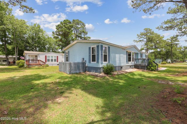 605 Outrigger Court, Hampstead, NC 28443