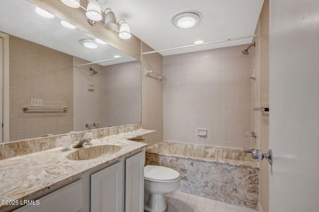 3 Shelter Cove Ln Apt 7445, Hilton Head Island, SC 29928