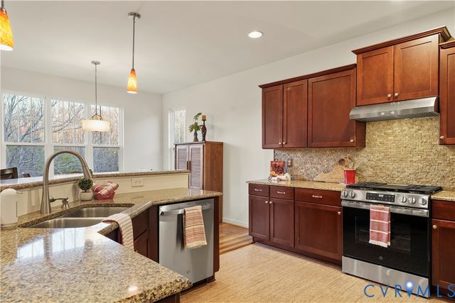 2107 Thorncrag Ln, Midlothian, VA 23112