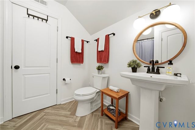 2107 Thorncrag Ln, Midlothian, VA 23112