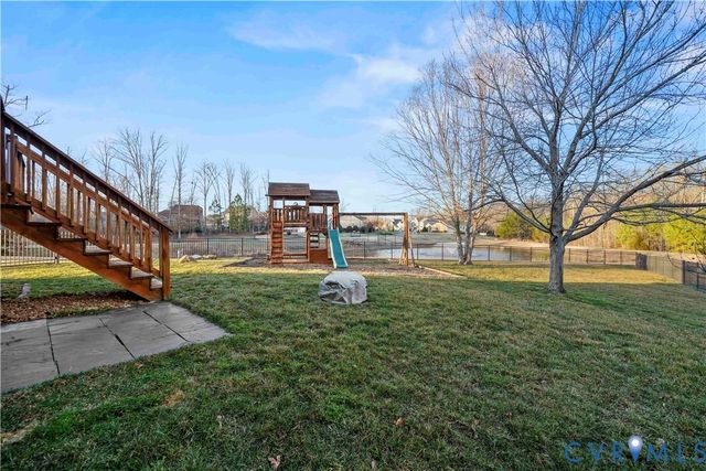 2107 Thorncrag Ln, Midlothian, VA 23112