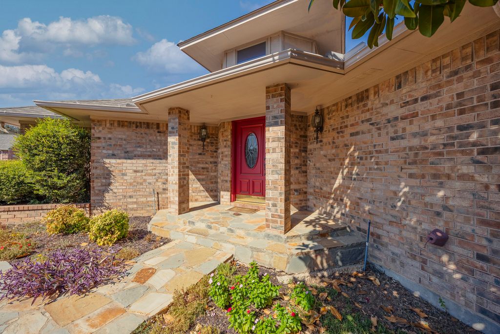 8418 Golf Club Circle, Fort Worth, TX 76179