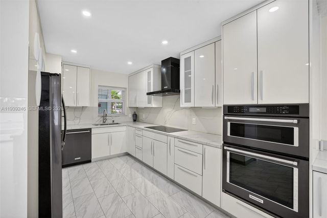 3209 S Ocean Dr 1G, Hallandale Beach, FL 33009