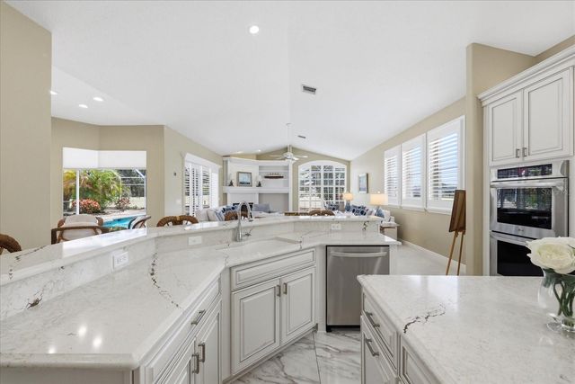 3196 CRESCENT OAKS BOULEVARD, Tarpon Springs, FL 34688