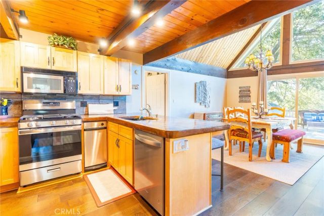 1226 Grass Valley, Lake Arrowhead, CA 92352