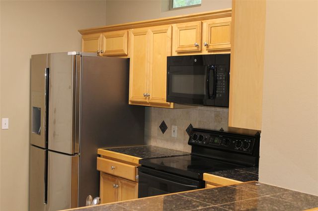11558 Spicewood PKWY 13, Austin, TX 78750