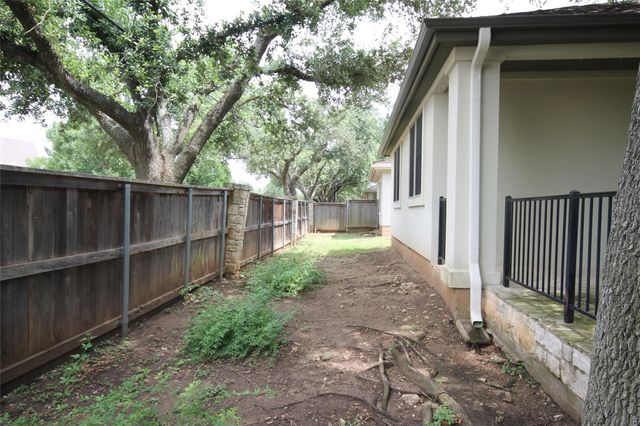11558 Spicewood PKWY 13, Austin, TX 78750