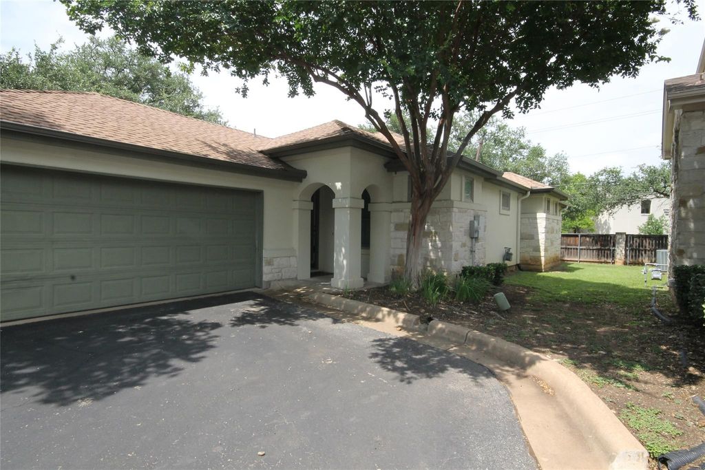 11558 Spicewood PKWY 13, Austin, TX 78750