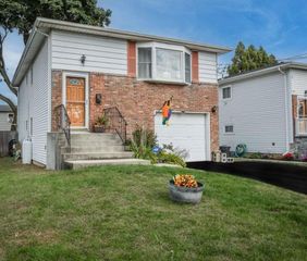 833 Bermuda Road, West Babylon, NY 11704