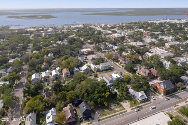 111 S 8TH Street, Fernandina Beach, FL 32034