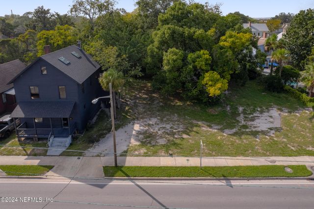 111 S 8TH Street, Fernandina Beach, FL 32034