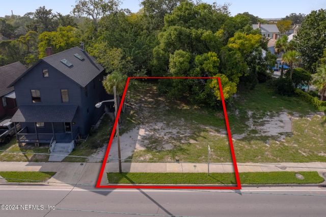 111 S 8TH Street, Fernandina Beach, FL 32034