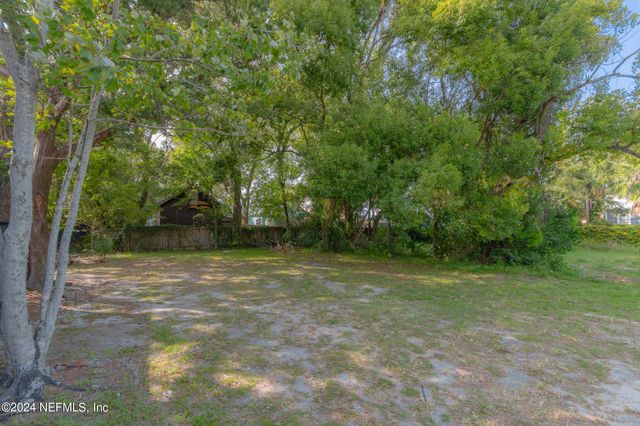 111 S 8TH Street, Fernandina Beach, FL 32034