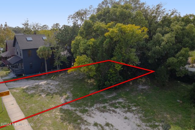 111 S 8TH Street, Fernandina Beach, FL 32034