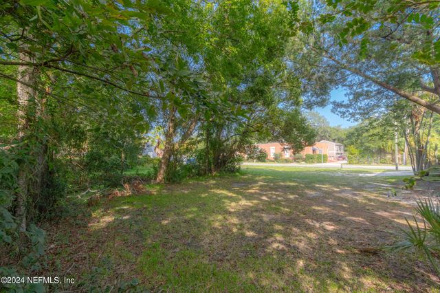 111 S 8TH Street, Fernandina Beach, FL 32034