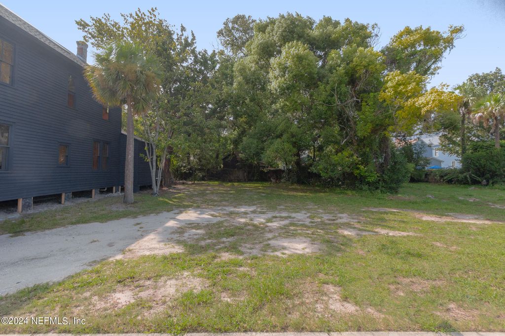 111 S 8TH Street, Fernandina Beach, FL 32034