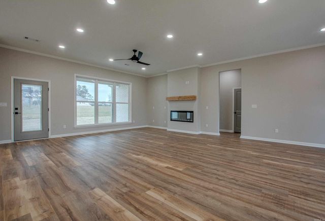 1616 Secretariat Way, Searcy, AR 72143