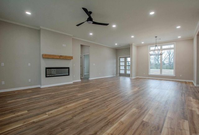 1616 Secretariat Way, Searcy, AR 72143