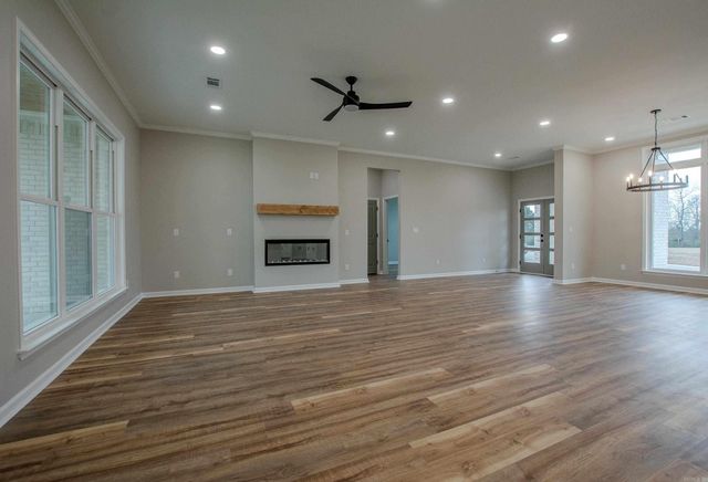 1616 Secretariat Way, Searcy, AR 72143