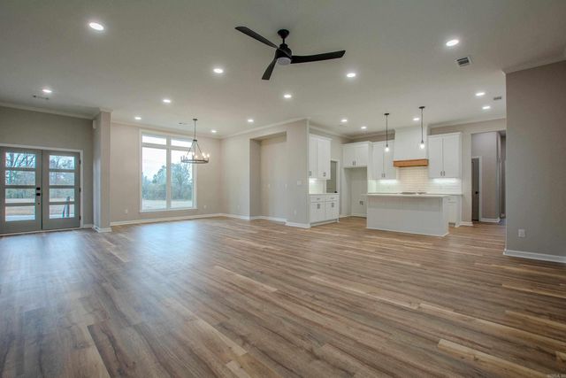 1616 Secretariat Way, Searcy, AR 72143