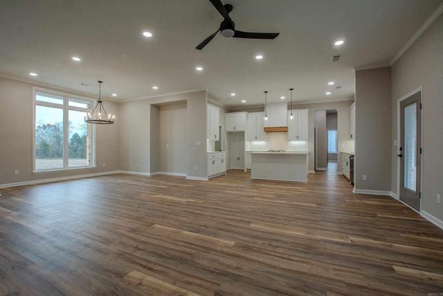 1616 Secretariat Way, Searcy, AR 72143