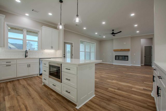 1616 Secretariat Way, Searcy, AR 72143