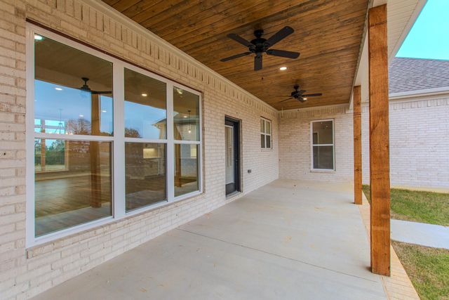 1616 Secretariat Way, Searcy, AR 72143