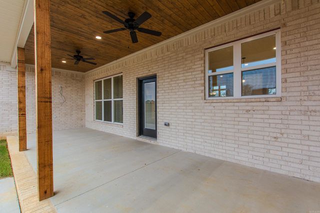 1616 Secretariat Way, Searcy, AR 72143