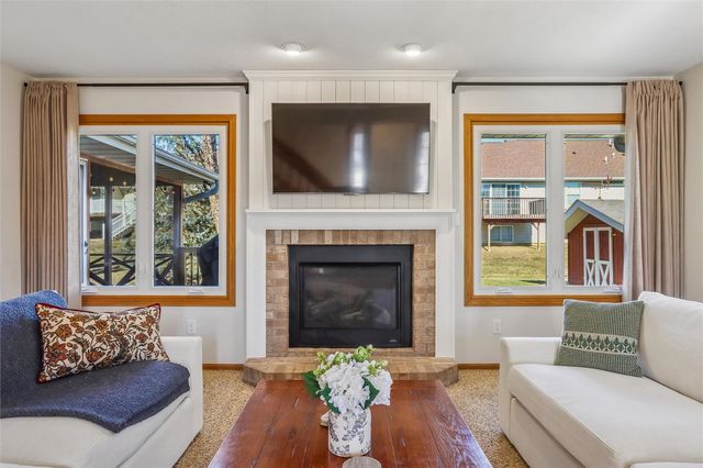 5020 Erin NE, Cedar Rapids, IA 52411