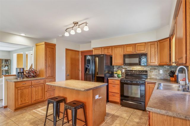 5020 Erin NE, Cedar Rapids, IA 52411