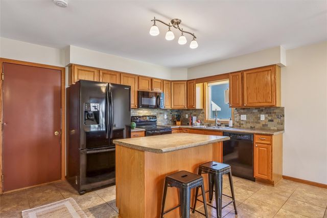 5020 Erin NE, Cedar Rapids, IA 52411