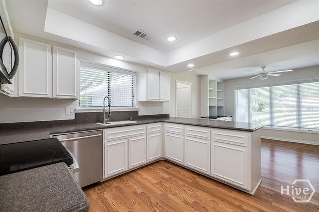 14 Hemingway Drive, Savannah, GA 31411