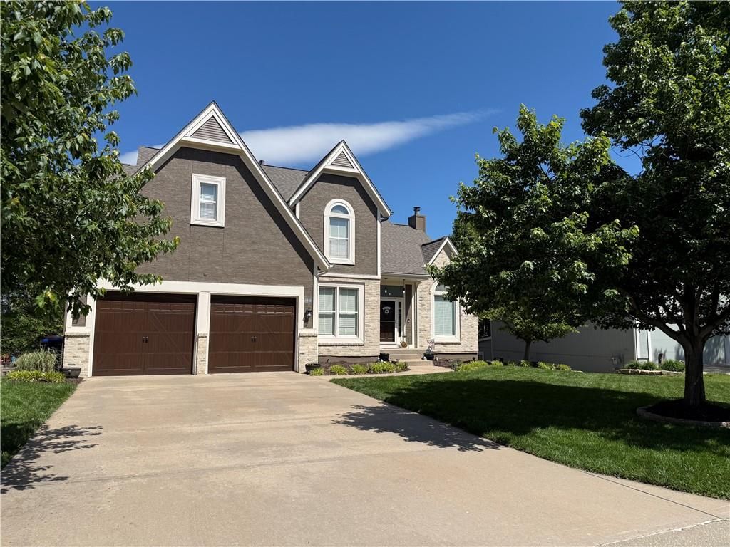 12213 Bradshaw Street, Overland Park, KS 66213