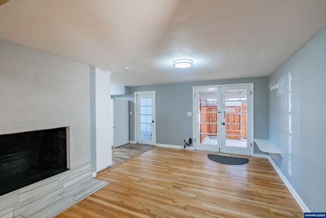 135 S 21st St, Philomath, OR 97370