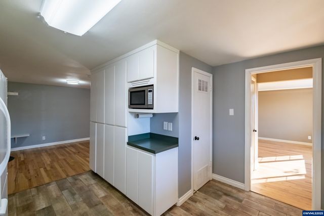 135 S 21st St, Philomath, OR 97370